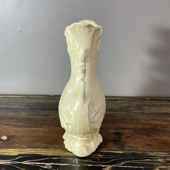 Vintage vase with iridescent glaze in ivory. Hand made by Elsie D. in 1978 - Picture 3 of 17